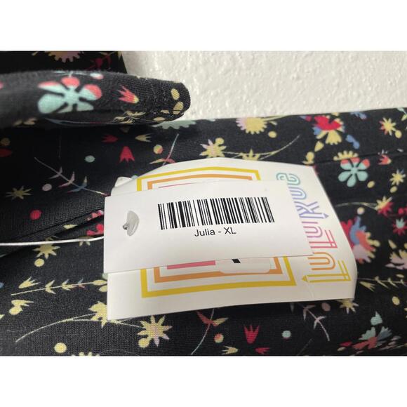 LuLaRoe Julia Tee Shirt Dress Tunic Blouse Top Women's XL Black Pink Floral NWT - Picture 3 of 8